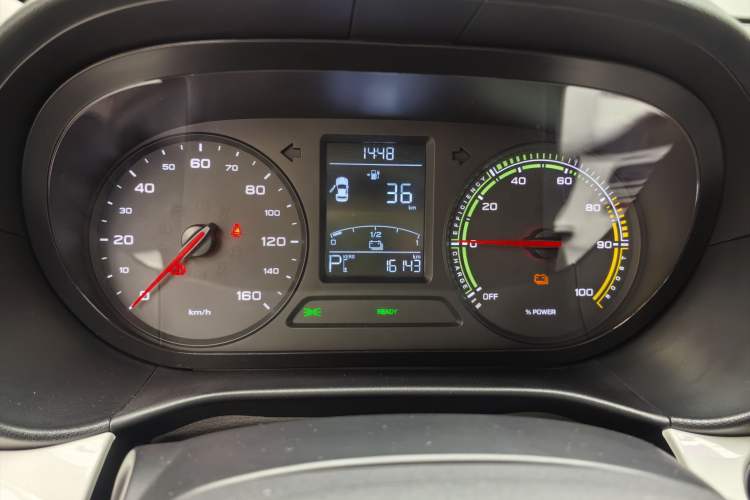 Used Roewe Clever 2022 311km QiQi BoBo Edition Odometer Close Up