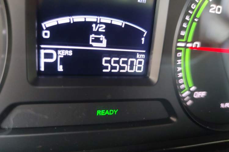 Used Roewe Clever 2022 311km QiQi BoBo Edition Odometer Close Up