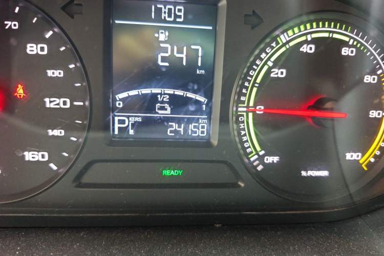 Used Roewe Clever 2022 311km QiQi BoBo Edition Odometer Close Up