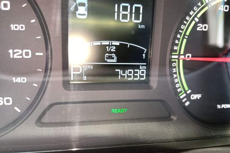 Used Roewe Clever 2022 311km QiQi BoBo Edition Odometer Close Up