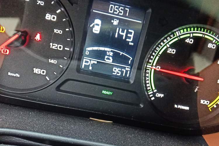 Used Roewe Clever 2022 311km QiQi BoBo Edition Odometer Close Up