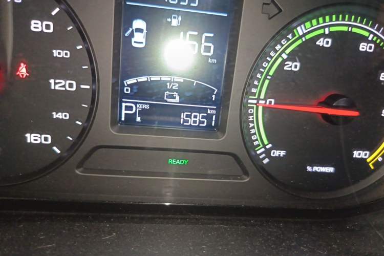 Used Roewe Clever 2022 311km QiQi BoBo Edition Odometer Close Up