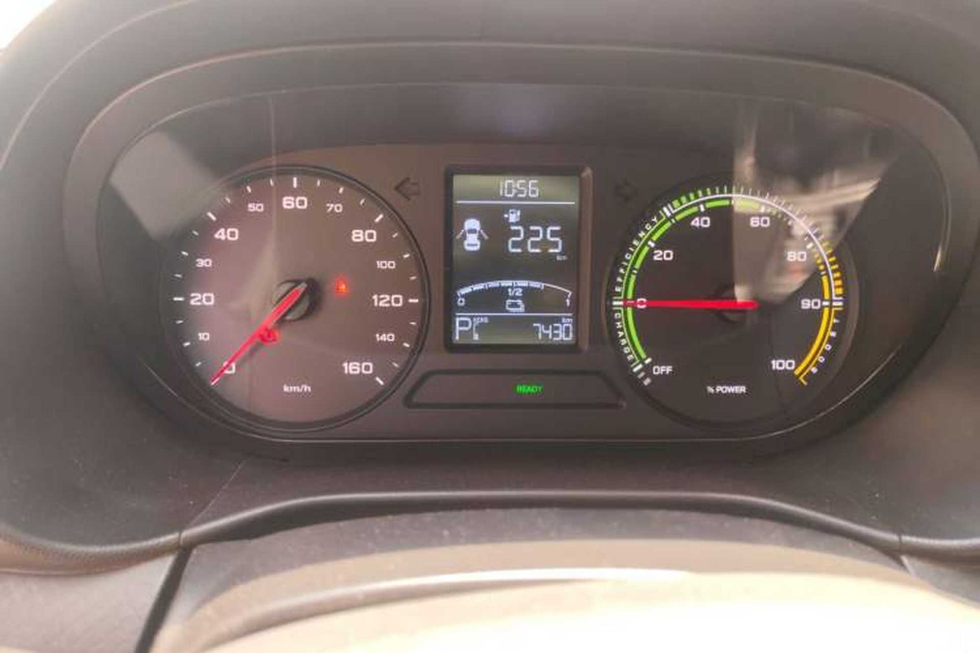 Used Roewe Clever 2022 311km QiQi BoBo Edition Odometer Close Up