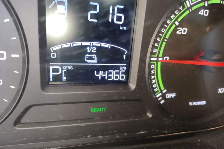 Used Roewe Clever 2022 311km QiQi BoBo Edition Odometer Close Up