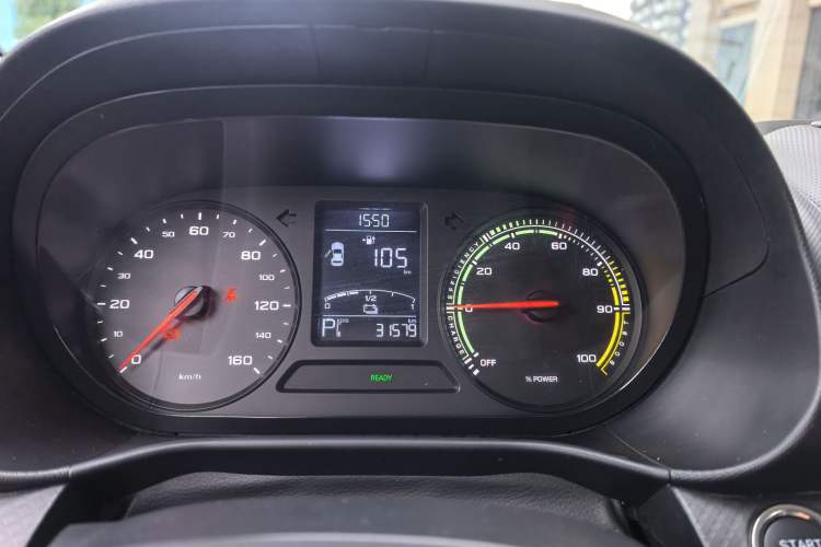 Used Roewe Clever 2022 311km QiQi BoBo Edition Odometer Close Up