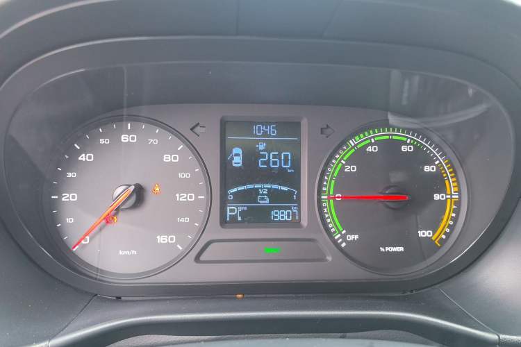 Used Roewe Clever 2022 311km QiQi BoBo Edition Odometer Close Up
