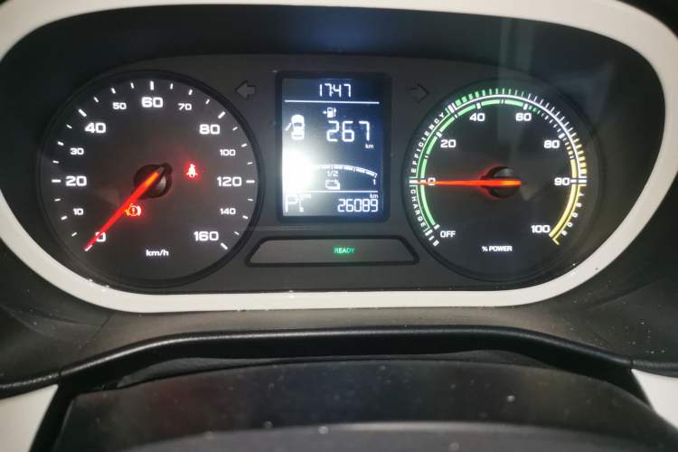 Used Roewe Clever 2022 311km QiQi BoBo Edition Odometer Close Up