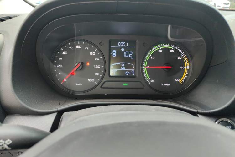 Used Roewe Clever 2022 311km QiQi BoBo Edition Odometer Close Up