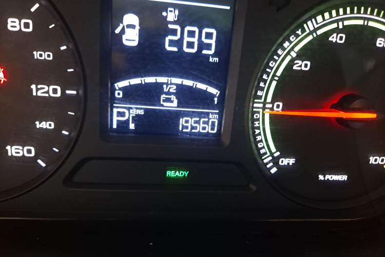 Used Roewe Clever 2022 311km QiQi BoBo Edition Odometer Close Up