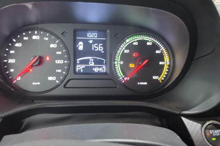 Used Roewe Clever 2022 311km QiQi BoBo Edition Odometer Close Up