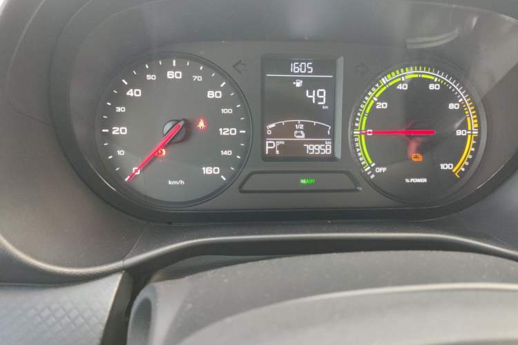 Used Roewe Clever 2022 311km QiQi BoBo Edition Odometer Close Up