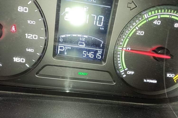Used Roewe Clever 2022 311km QiQi BoBo Edition Odometer Close Up