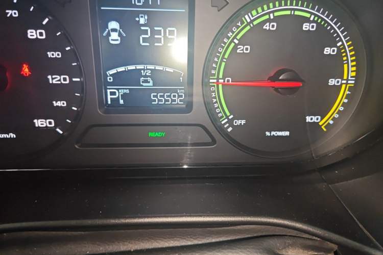 Used Roewe Clever 2022 311km QiQi BoBo Edition Odometer Close Up
