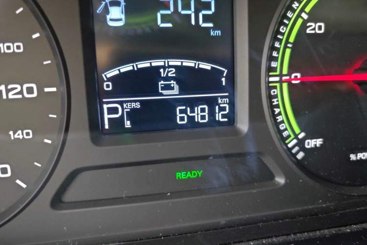 Used Roewe Clever 2022 311km QiQi BoBo Edition Odometer Close Up