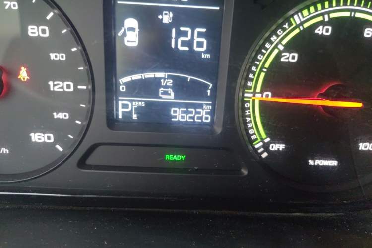 Used Roewe Clever 2022 311km QiQi BoBo Edition Odometer Close Up