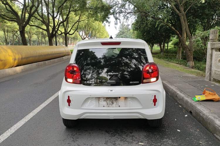 Used Roewe Clever 2022 311km QiQi BoBo Edition Rear