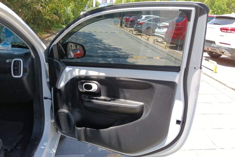 Used Roewe Clever 2022 311km QiQi BoBo Edition Right Front Door Interior