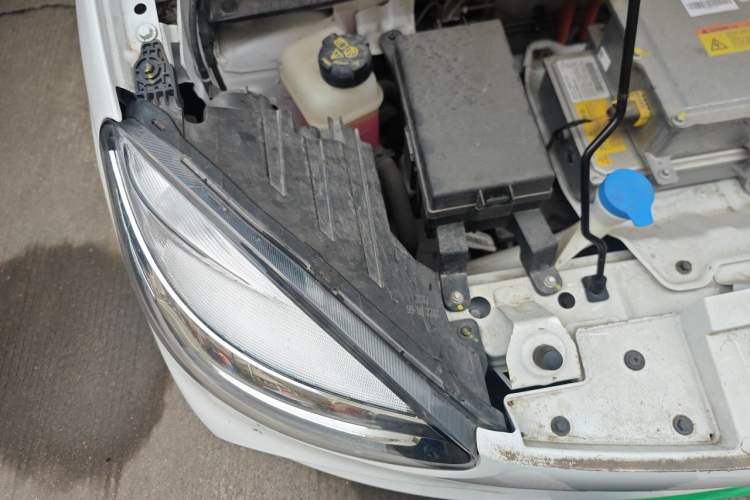 Used Roewe Clever 2022 311km QiQi BoBo Edition Right Front Headlight