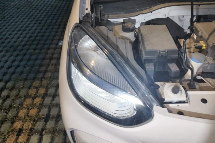 Used Roewe Clever 2022 311km QiQi BoBo Edition Right Front Headlight