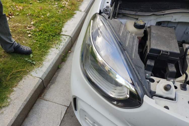 Used Roewe Clever 2022 311km QiQi BoBo Edition Right Front Headlight