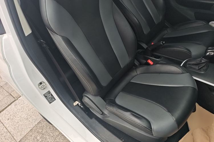 Used Roewe Clever 2022 311km QiQi BoBo Edition Right Front Seat