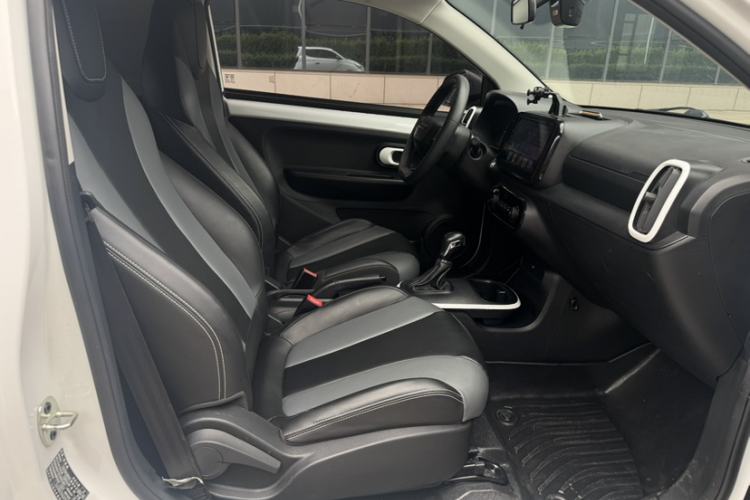 Used Roewe Clever 2022 311km QiQi BoBo Edition Right Front Seat