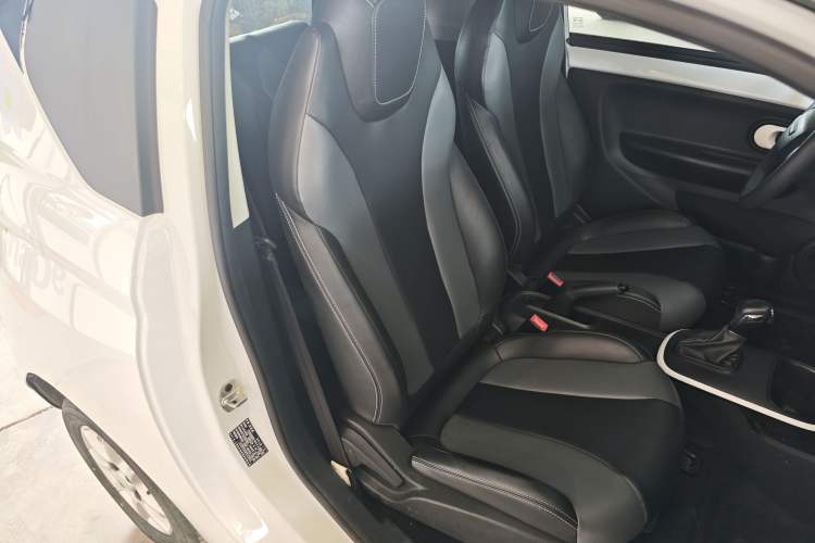 Used Roewe Clever 2022 311km QiQi BoBo Edition Right Front Seat