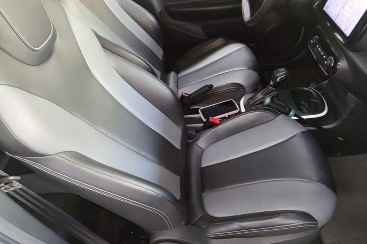 Used Roewe Clever 2022 311km QiQi BoBo Edition Right Front Seat