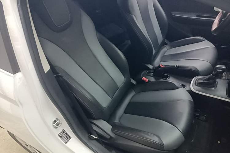 Used Roewe Clever 2022 311km QiQi BoBo Edition Right Front Seat