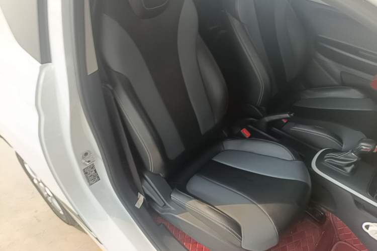 Used Roewe Clever 2022 311km QiQi BoBo Edition Right Front Seat