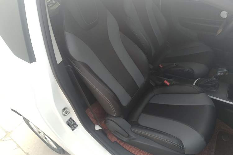 Used Roewe Clever 2022 311km QiQi BoBo Edition Right Front Seat