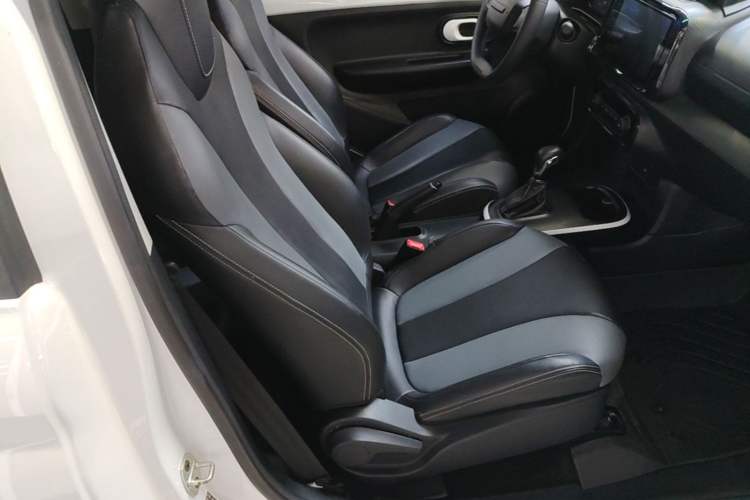 Used Roewe Clever 2022 311km QiQi BoBo Edition Right Front Seat