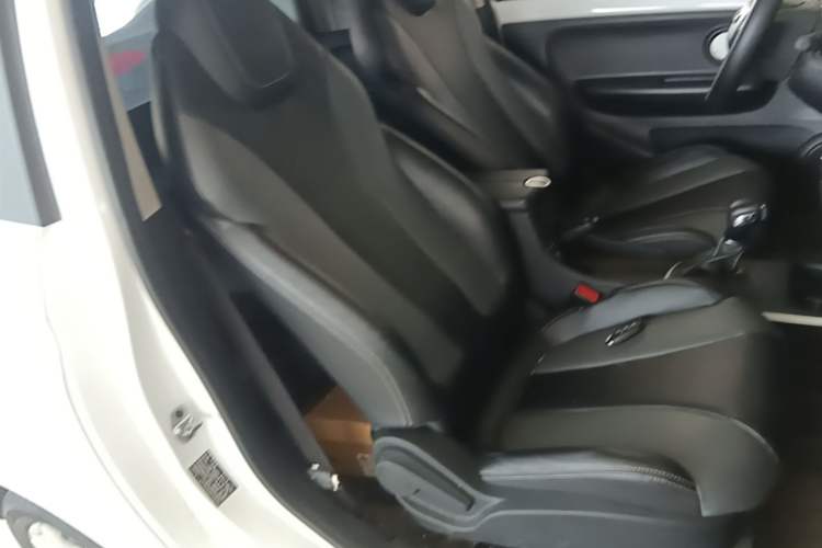 Used Roewe Clever 2022 311km QiQi BoBo Edition Right Front Seat