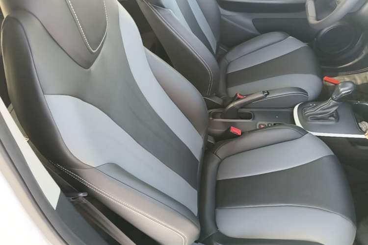 Used Roewe Clever 2022 311km QiQi BoBo Edition Right Front Seat