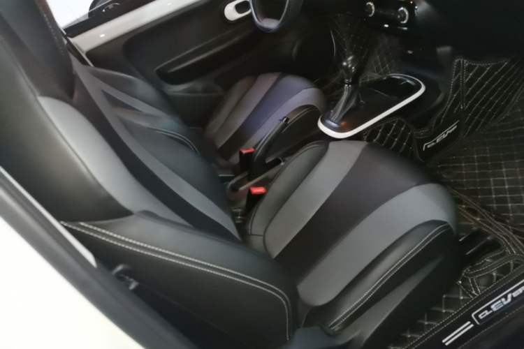 Used Roewe Clever 2022 311km QiQi BoBo Edition Right Front Seat