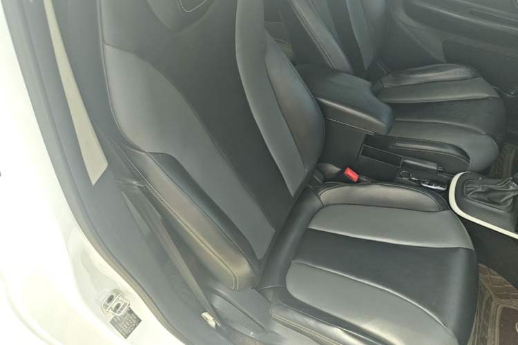Used Roewe Clever 2022 311km QiQi BoBo Edition Right Front Seat