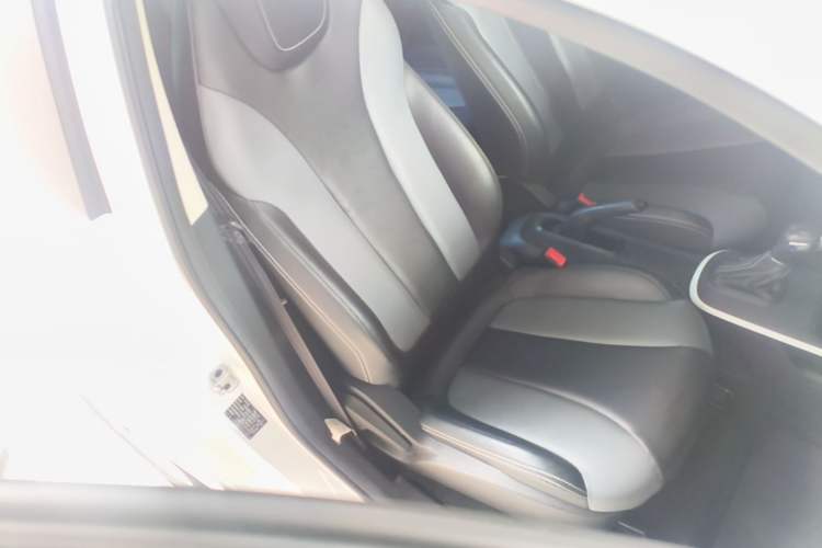Used Roewe Clever 2022 311km QiQi BoBo Edition Right Front Seat