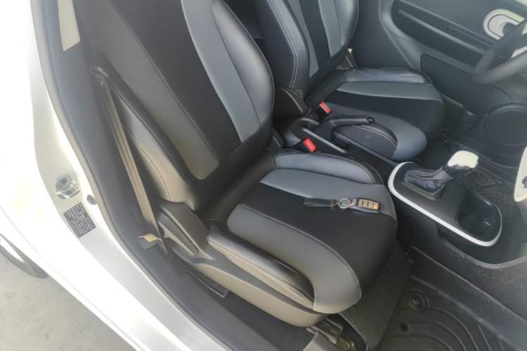 Used Roewe Clever 2022 311km QiQi BoBo Edition Right Front Seat