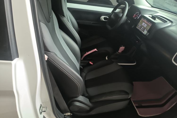 Used Roewe Clever 2022 311km QiQi BoBo Edition Right Front Seat