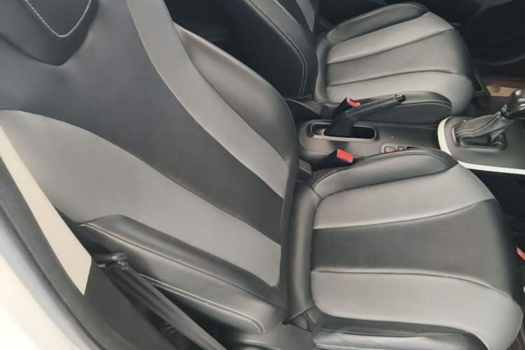 Used Roewe Clever 2022 311km QiQi BoBo Edition Right Front Seat