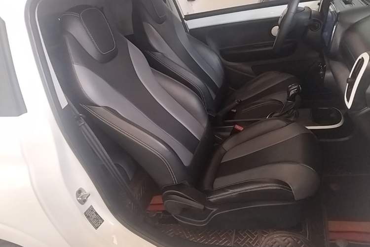 Used Roewe Clever 2022 311km QiQi BoBo Edition Right Front Seat