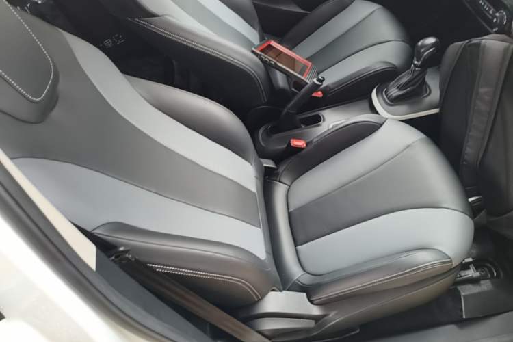 Used Roewe Clever 2022 311km QiQi BoBo Edition Right Front Seat