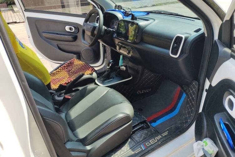Used Roewe Clever 2022 311km QiQi BoBo Edition Right Front Seat