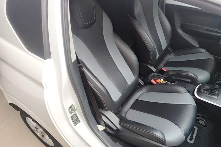 Used Roewe Clever 2022 311km QiQi BoBo Edition Right Front Seat