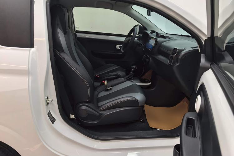 Used Roewe Clever 2022 311km QiQi BoBo Edition Right Front Seat