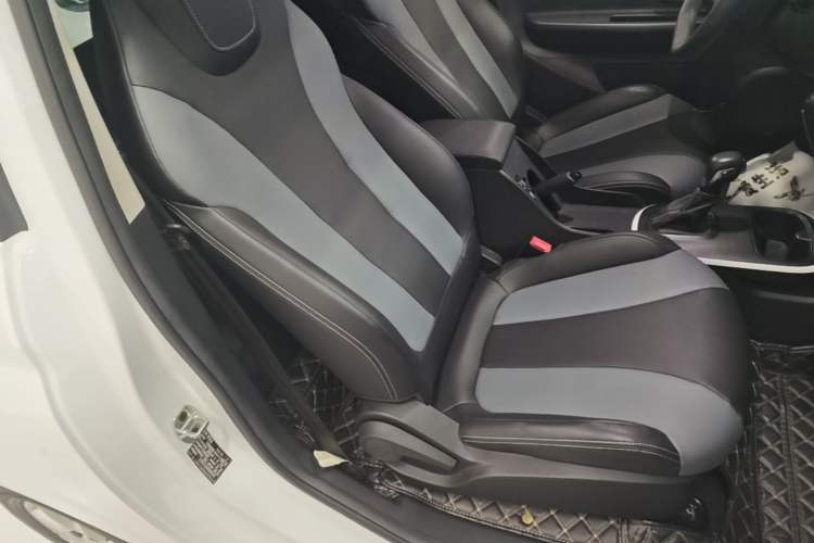 Used Roewe Clever 2022 311km QiQi BoBo Edition Right Front Seat