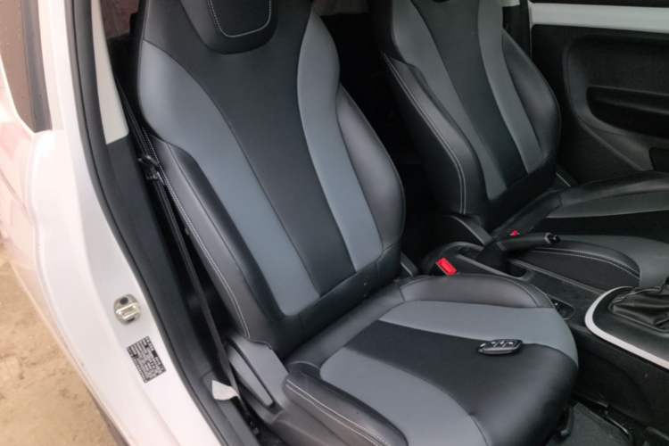 Used Roewe Clever 2022 311km QiQi BoBo Edition Right Front Seat