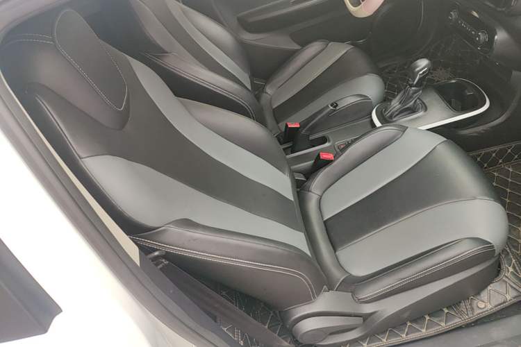 Used Roewe Clever 2022 311km QiQi BoBo Edition Right Front Seat