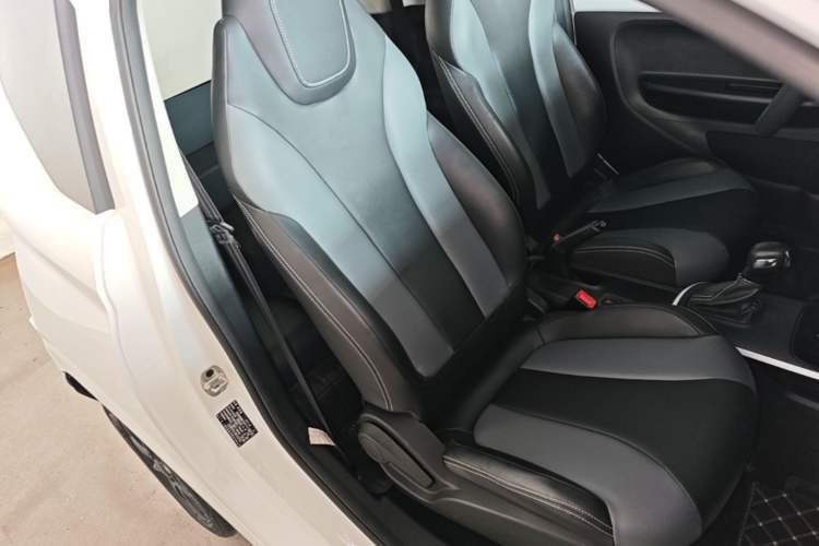 Used Roewe Clever 2022 311km QiQi BoBo Edition Right Front Seat