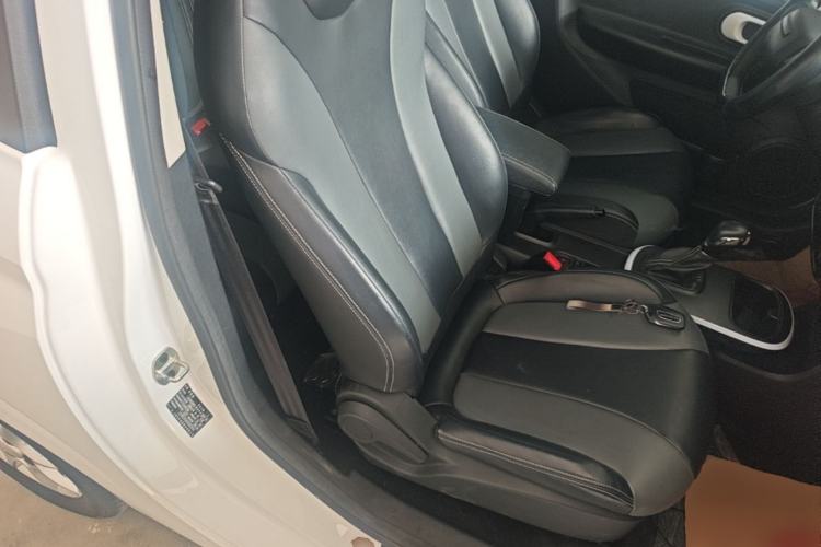 Used Roewe Clever 2022 311km QiQi BoBo Edition Right Front Seat